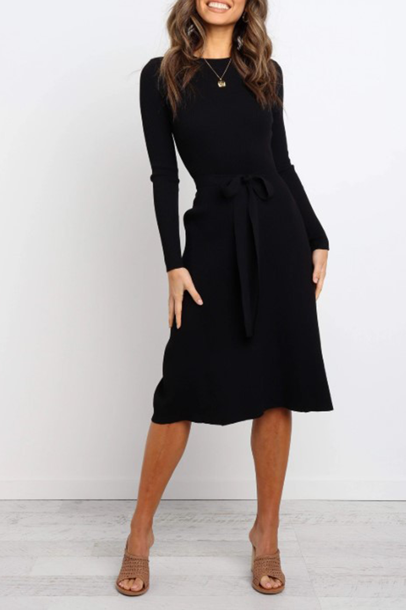 Beautifully Finished Dress in a Timeless Design