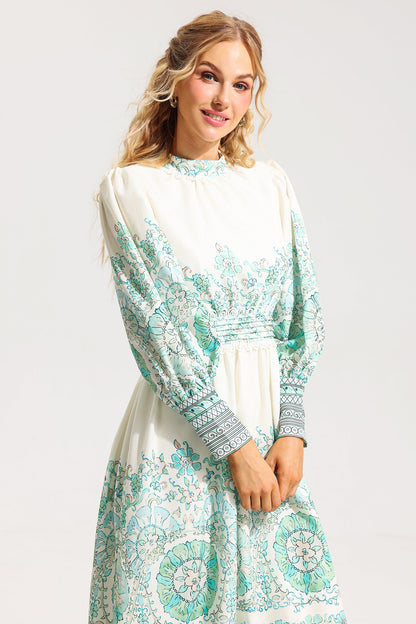 Well Tailored Dress with a Graceful Silhouette