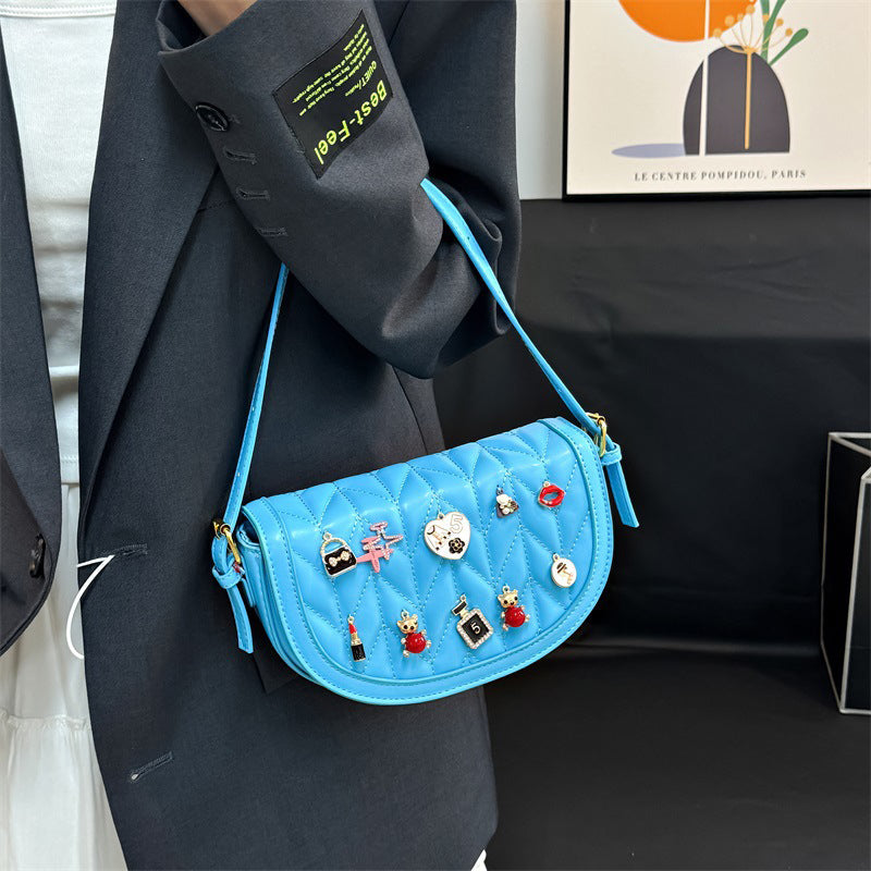 Well Tailored Bag with a Graceful Silhouette