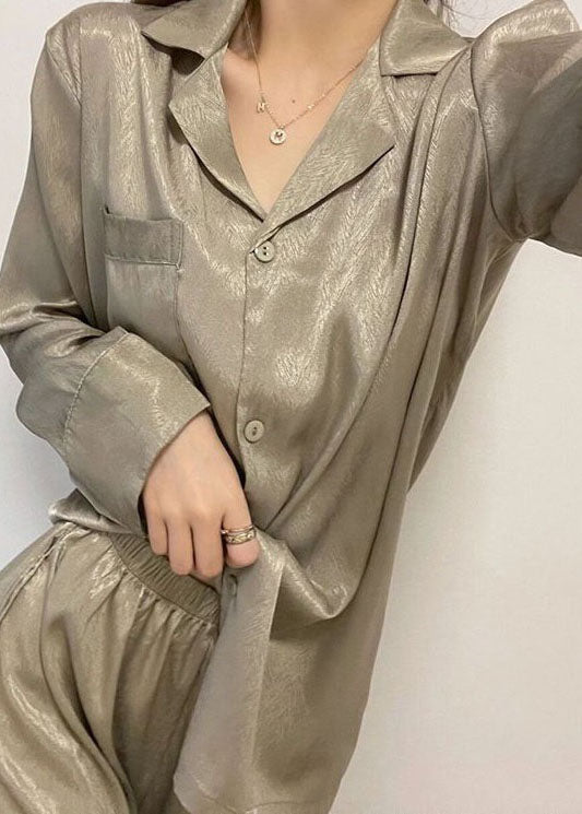 Effortlessly Elegant Garment with a Timeless Design