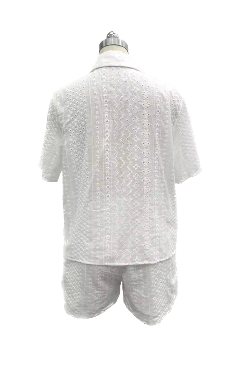 Classic Vintage Shirt with a Flattering Fit