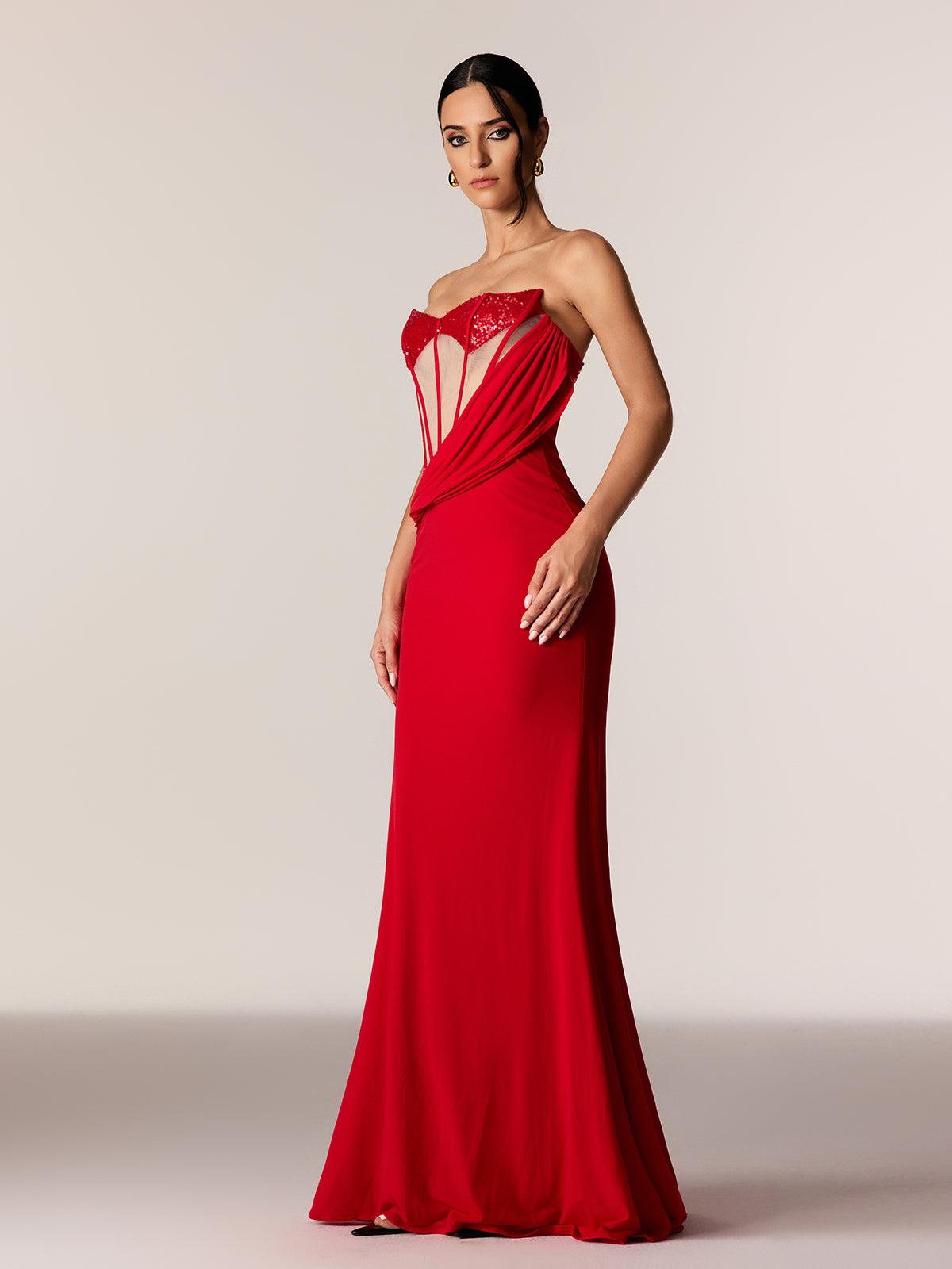 Beautifully Crafted Dress in a Classic Style
