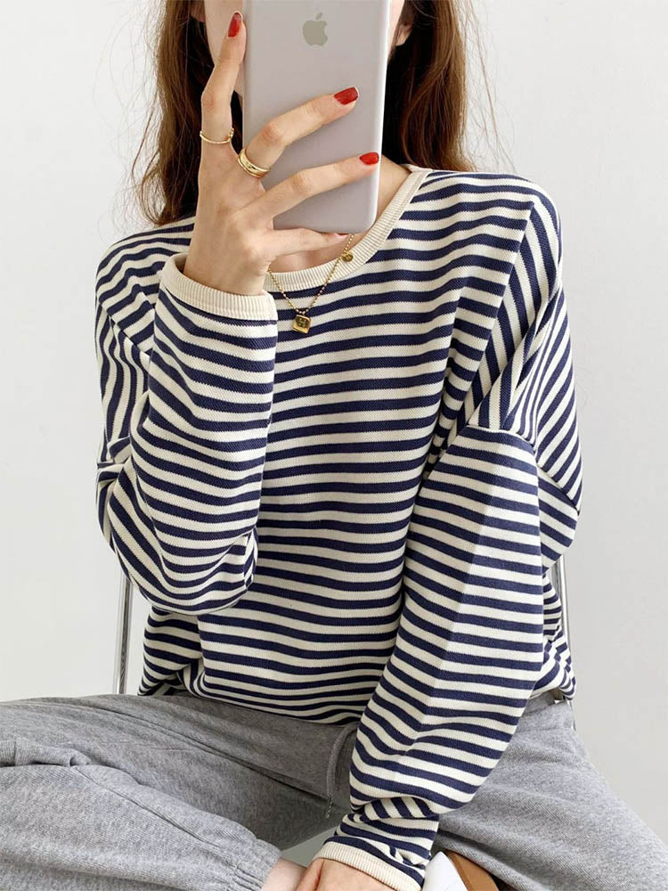 Gracefully Styled Pullover for Any Occasion