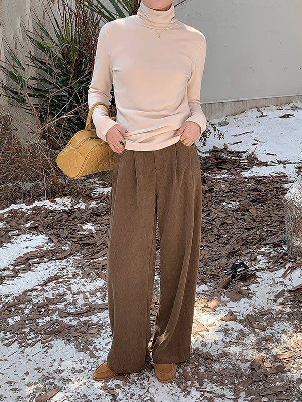 Effortlessly Elegant Trousers with a Timeless Design