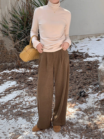 Effortlessly Elegant Trousers with a Timeless Design