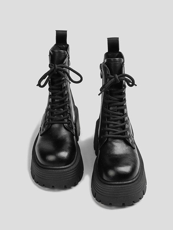 Beautifully Finished Boots in a Timeless Design