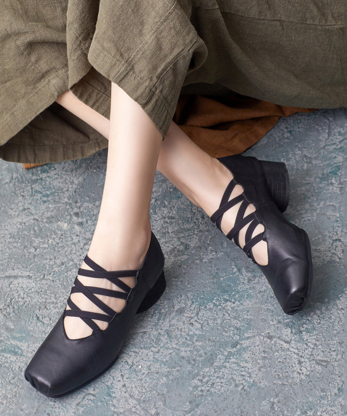 Effortlessly Elegant Heels with a Timeless Design
