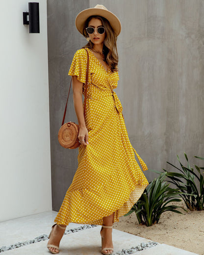 Gracefully Styled Dress for Any Occasion