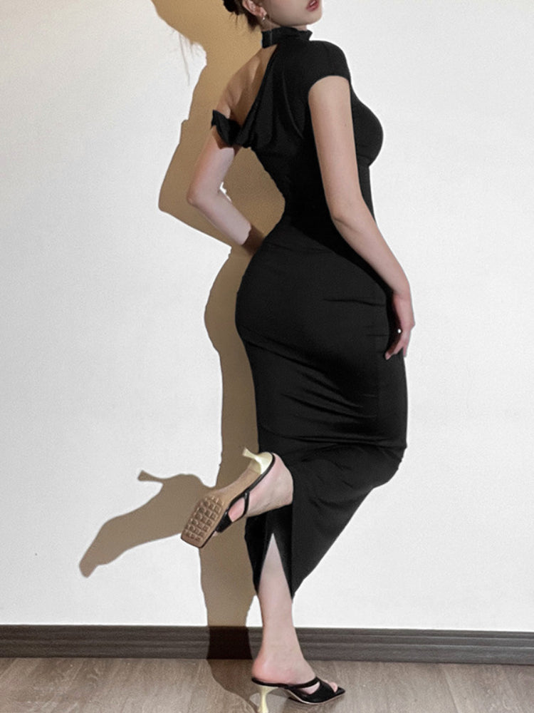 Well Tailored Dress with a Graceful Silhouette