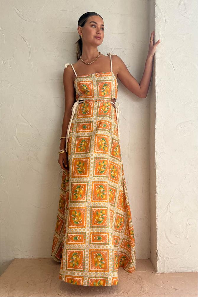 Gracefully Styled Dress for Any Occasion