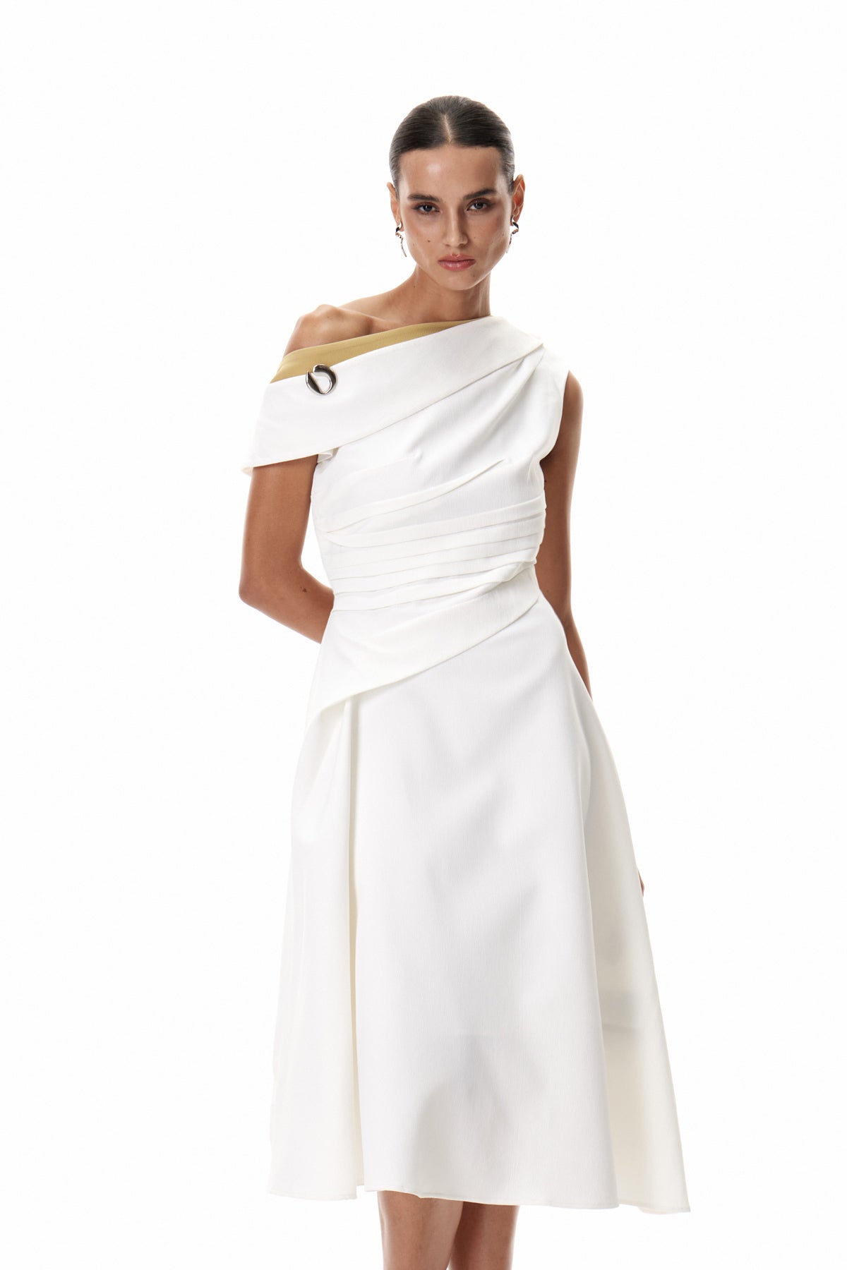 Effortlessly Elegant Dress with a Timeless Design