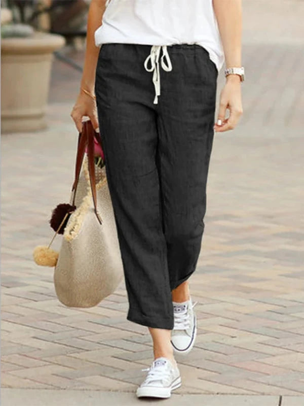 Effortlessly Elegant Pants with a Timeless Design