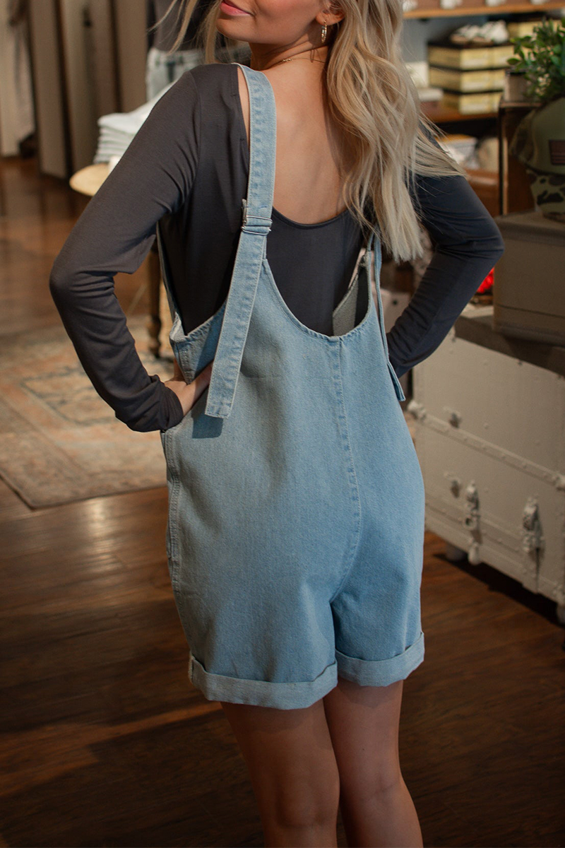 Effortlessly Elegant Garment with a Timeless Design