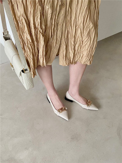 Effortlessly Elegant Garment with a Timeless Design