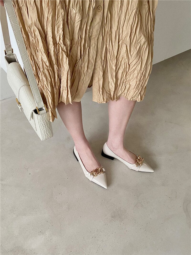 Effortlessly Elegant Garment with a Timeless Design