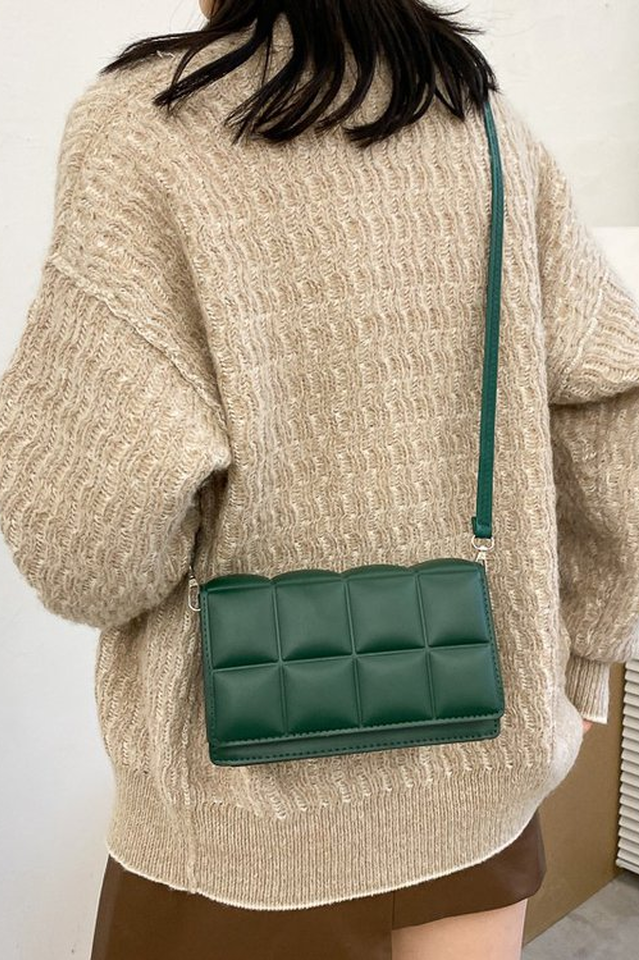 Gracefully Styled Bag for Any Occasion