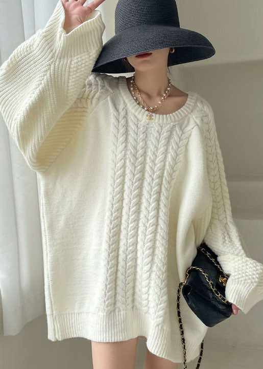 Effortlessly Elegant Sweater with a Timeless Design