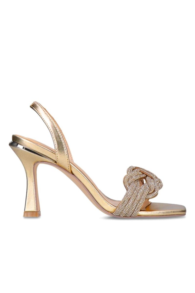 Polished Heels with an Effortless Classic Look