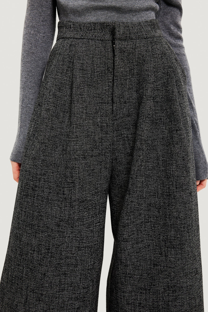 Gracefully Styled Trousers for Any Occasion
