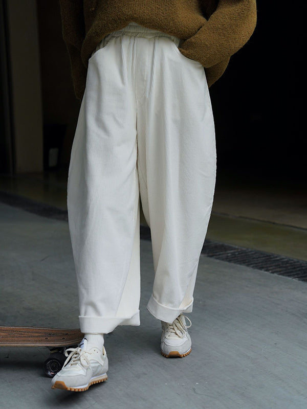 Effortlessly Elegant Pants with a Timeless Design
