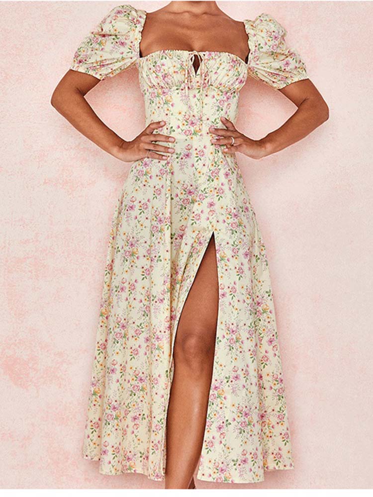 Classic Vintage Dress with a Flattering Fit