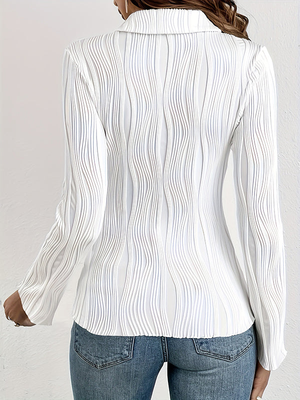 Effortlessly Elegant Blouse with a Timeless Design