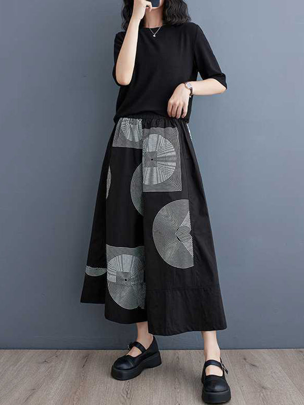 A Vintage Style Trousers with Delicate Timeless Details