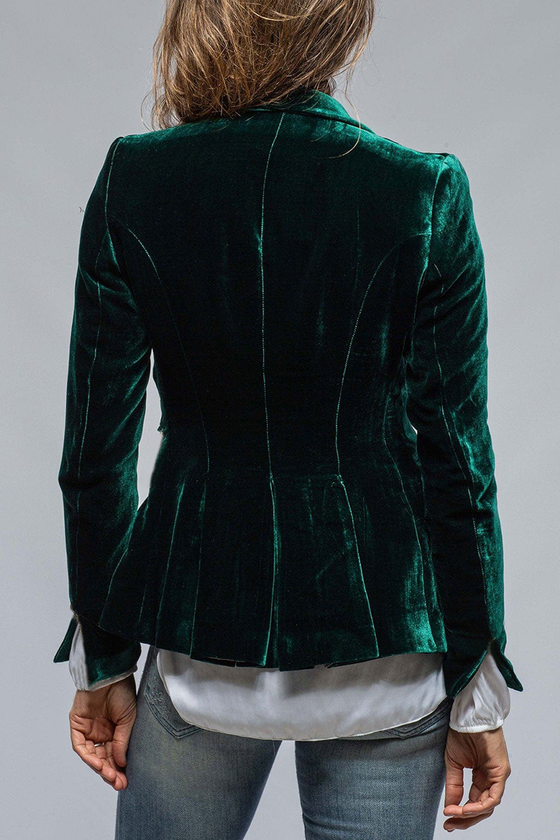 Classic Vintage & Enduringly Stylish Garment