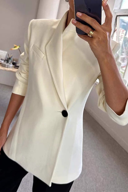 Sophisticated Garment with a Clean Classic Look