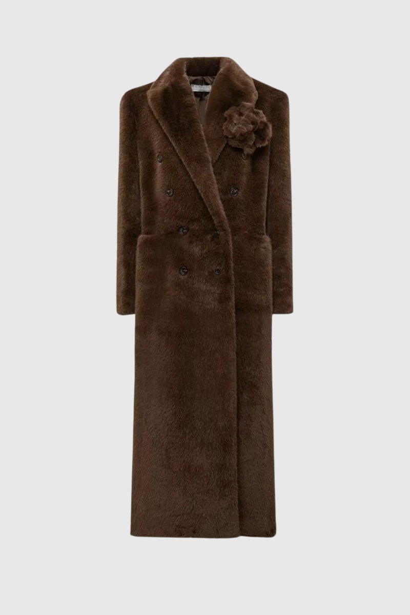 Polished Coat with an Effortless Classic Look