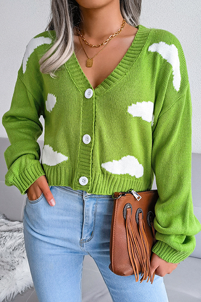 Well Tailored Sweater with a Graceful Silhouette