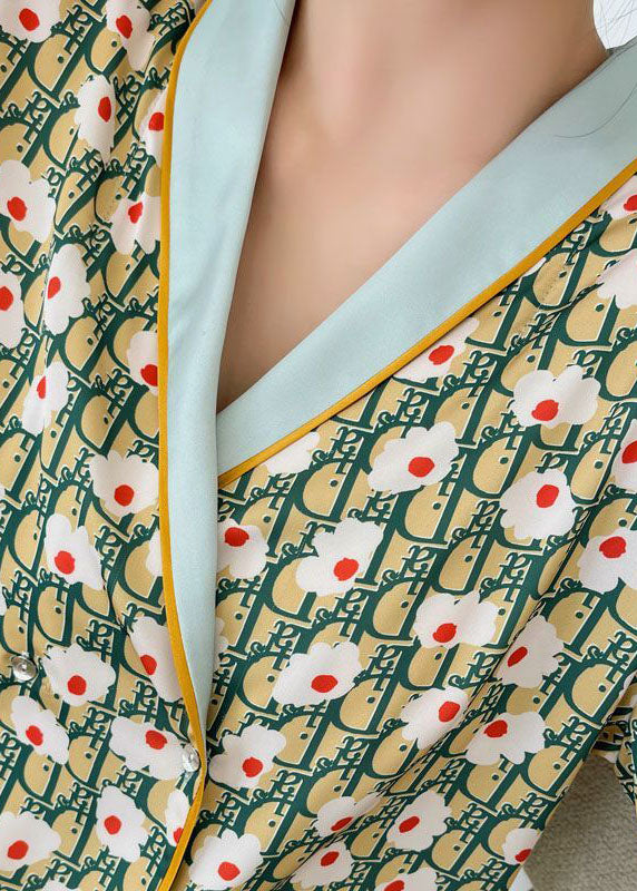 Effortlessly Elegant Garment with a Timeless Design