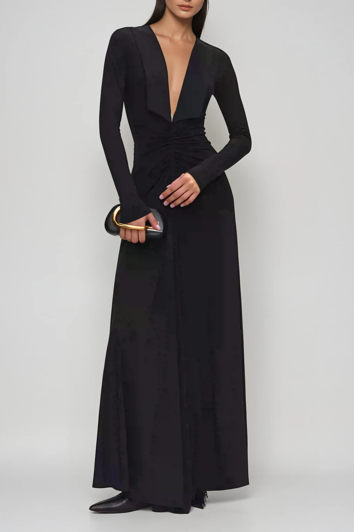 Well Tailored Dress with a Graceful Silhouette