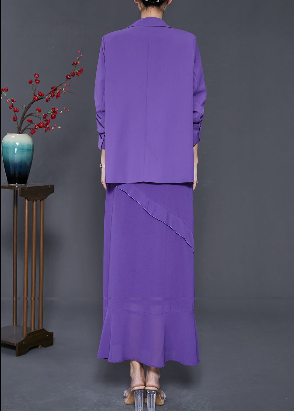 Well Tailored Dress with a Graceful Silhouette