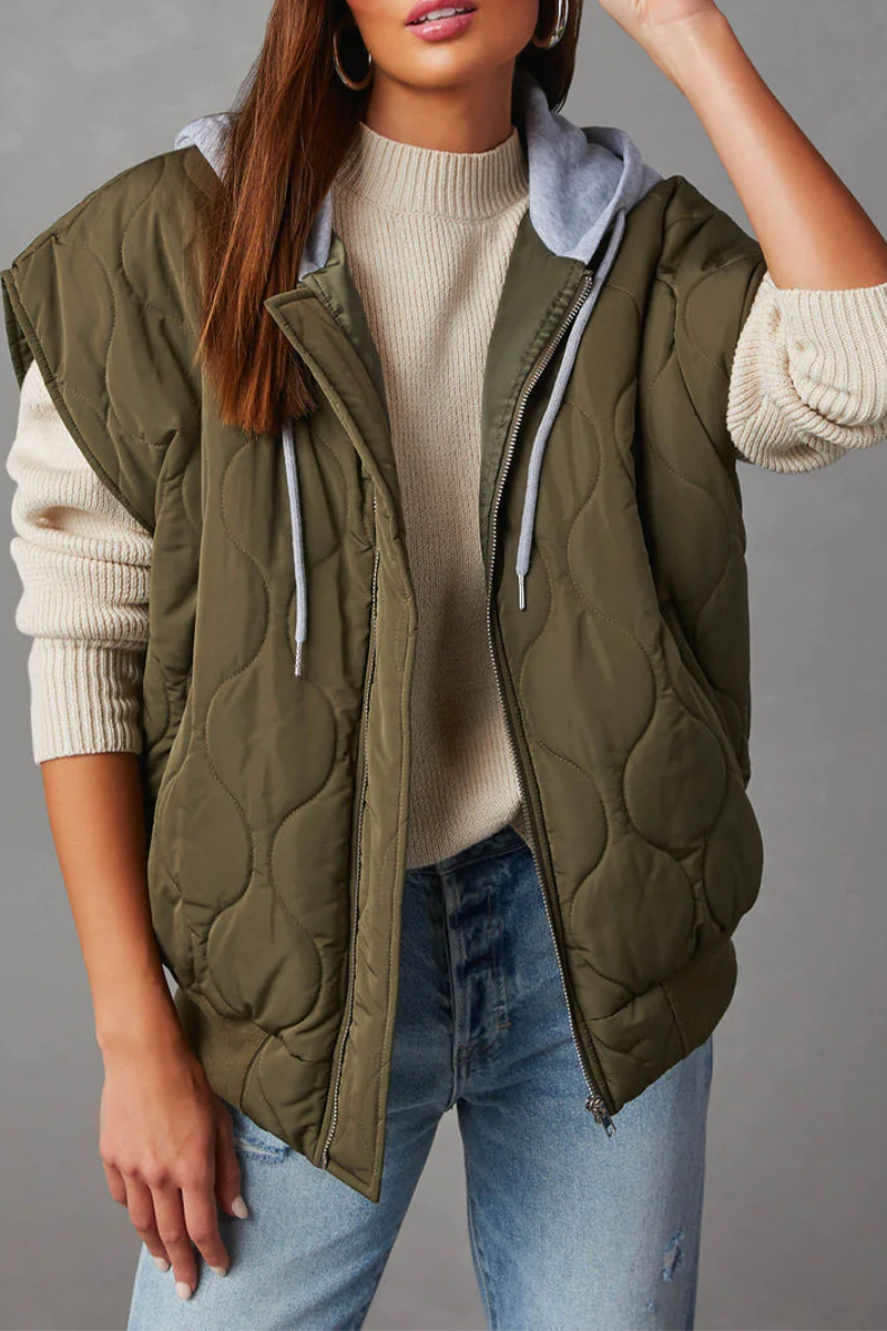 Effortlessly Elegant Coat with a Timeless Design
