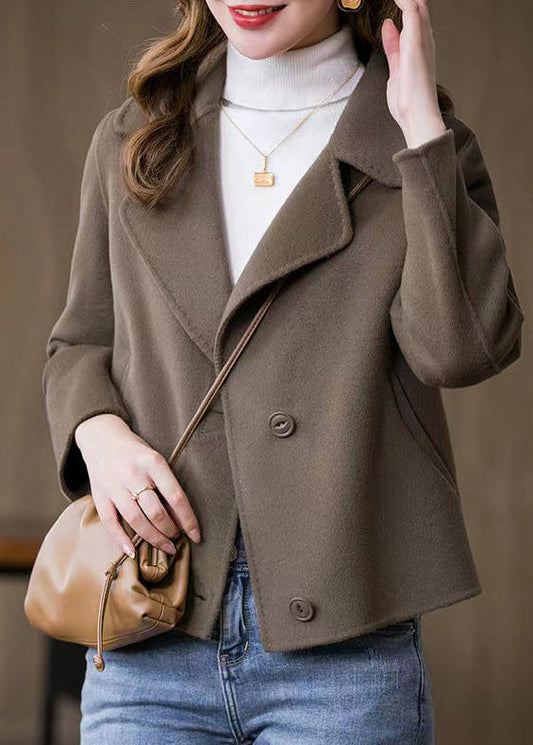 Gracefully Styled Coat for Any Occasion