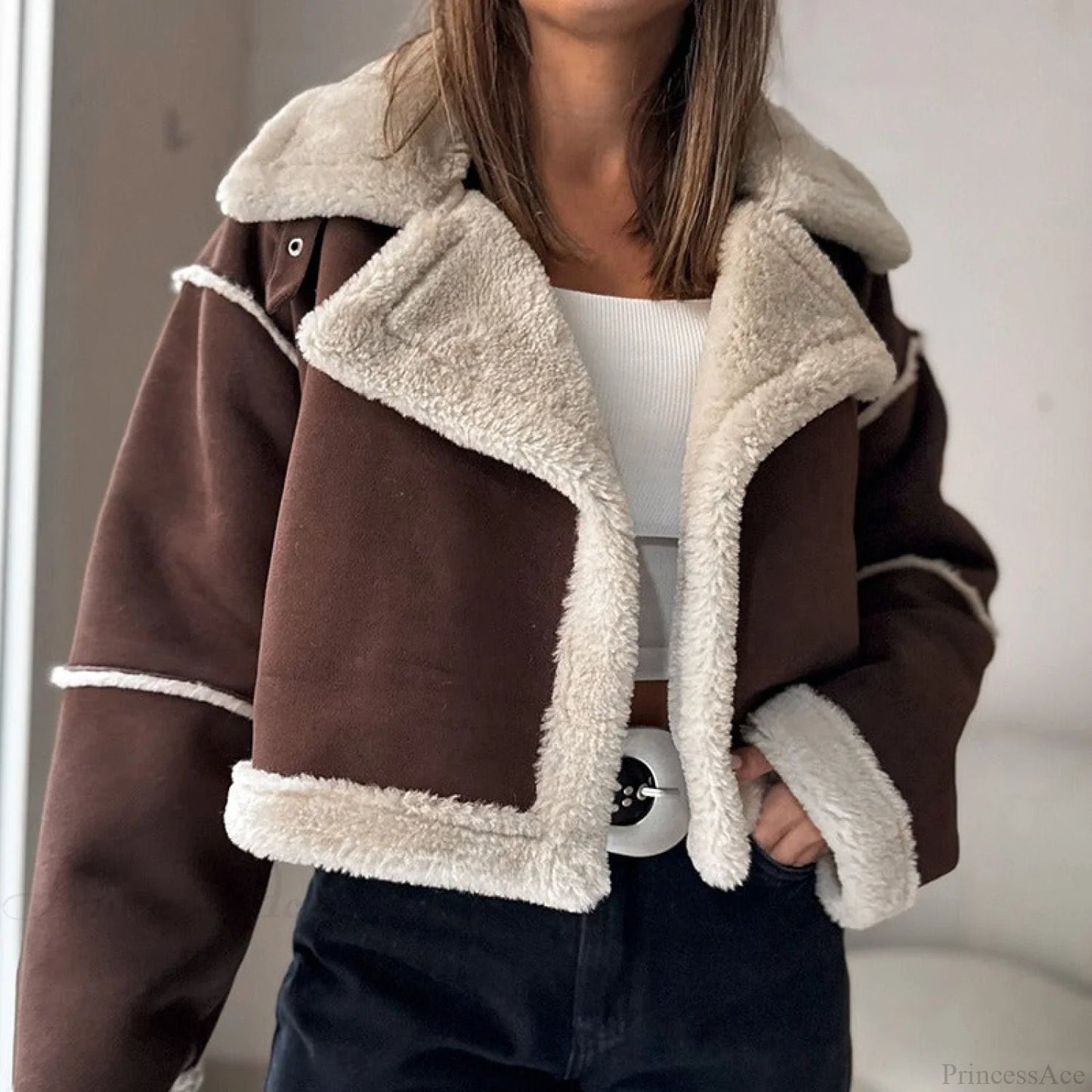Beautifully Finished Coat in a Timeless Design