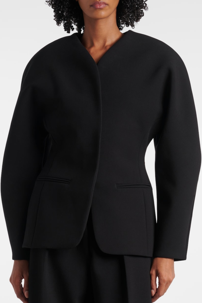 Effortlessly Elegant Pants with a Timeless Design