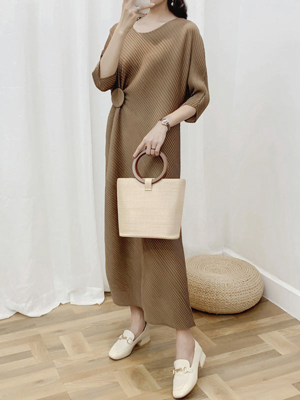 Classic Vintage Dress with a Flattering Fit