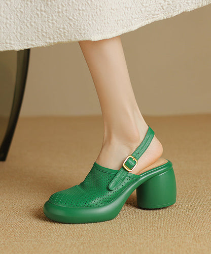 Effortlessly Elegant Sandals with a Timeless Design