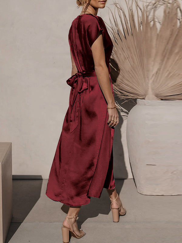 Effortlessly Elegant Dress with a Timeless Design