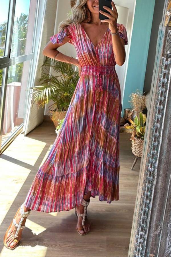 Beautifully Finished Dress in a Timeless Design