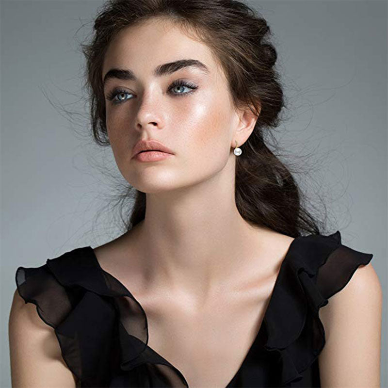 Well Tailored Garment with a Graceful Silhouette