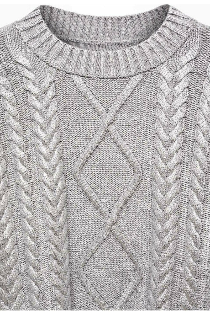 Well Tailored Sweater with a Graceful Silhouette