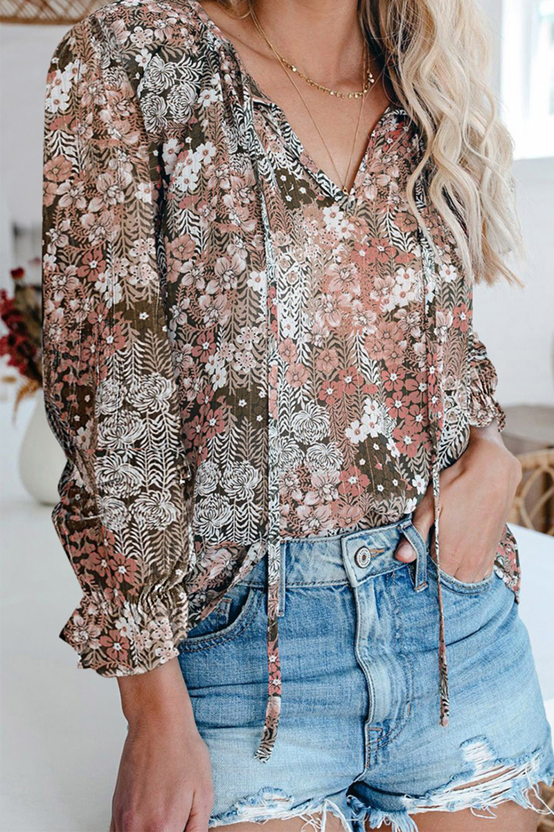 Well Tailored Top with a Graceful Silhouette