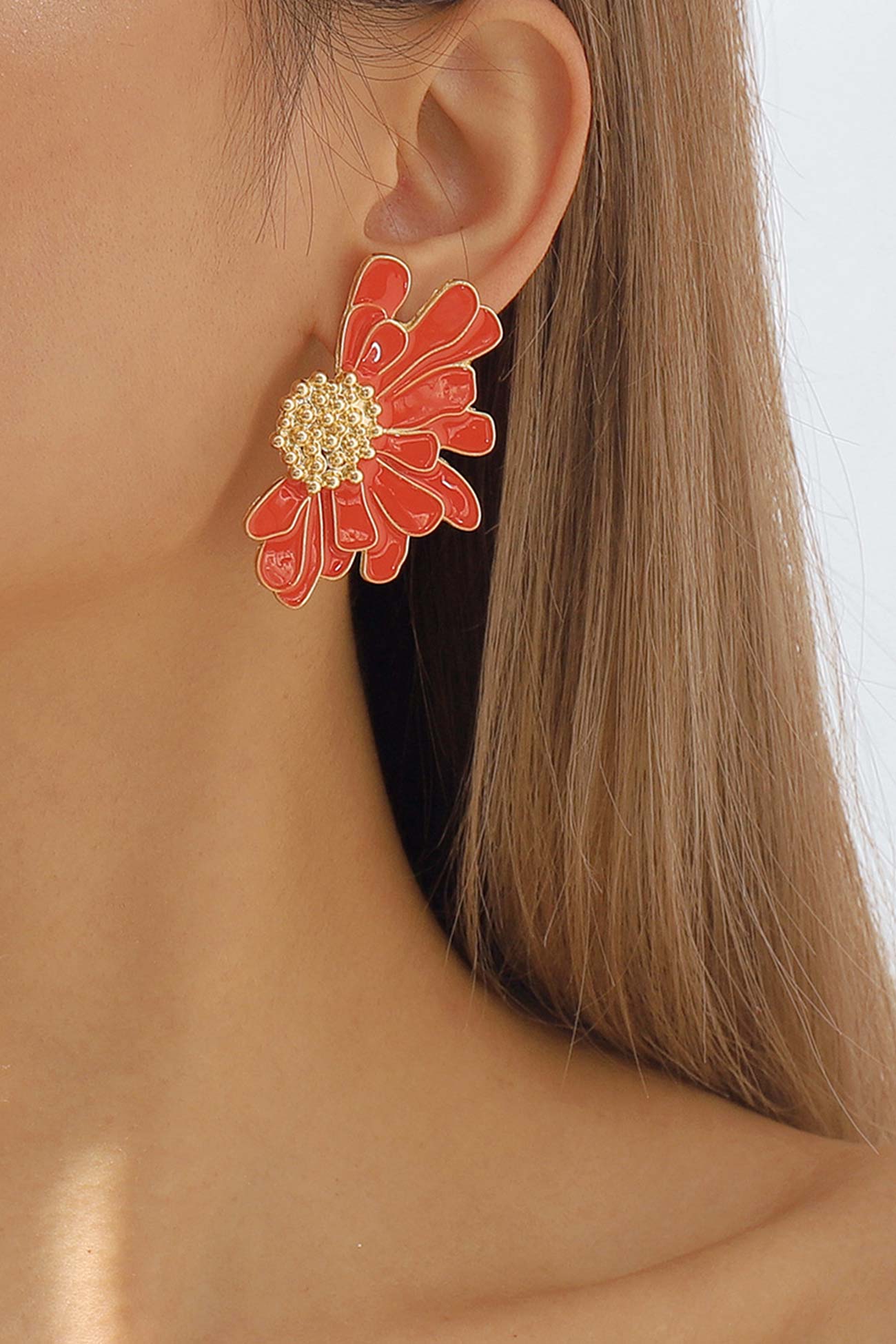 Gracefully Styled Garment for Any Occasion