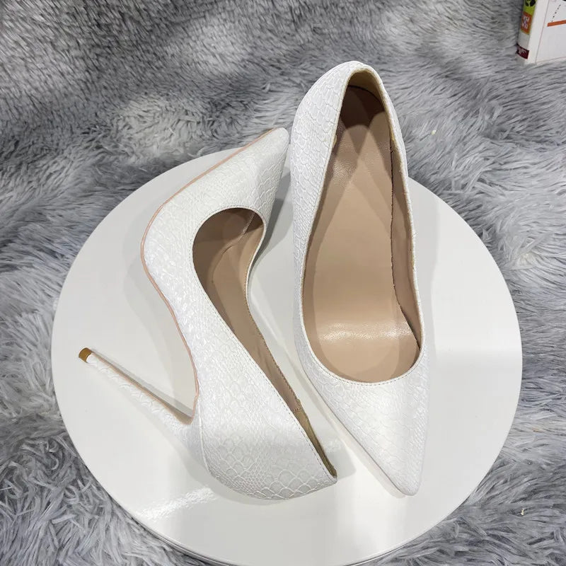 Well Tailored Shoes with a Graceful Silhouette