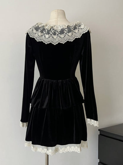 Sophisticated Dress with a Clean Classic Look