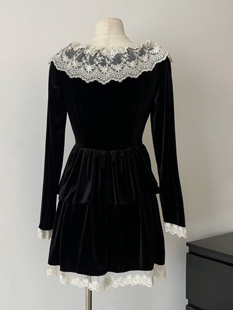 Sophisticated Dress with a Clean Classic Look