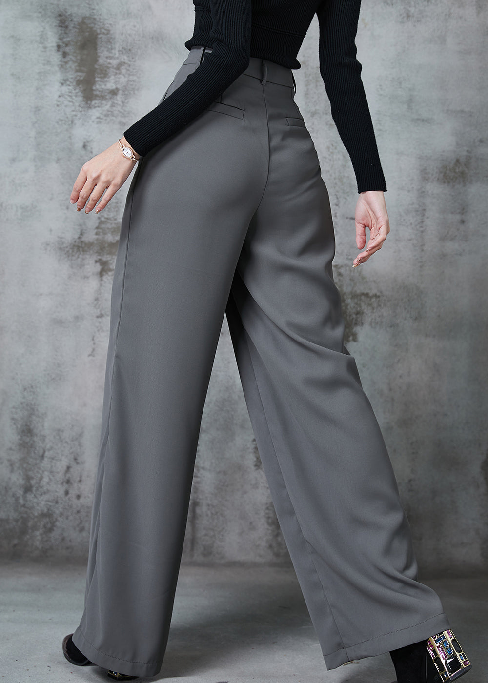 Classic Vintage Pants with a Flattering Fit